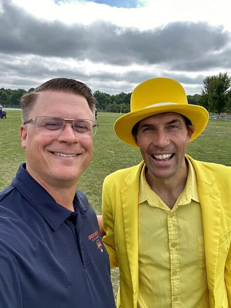 Kane Farabaugh with Savannah Bananas owner Jesse Cole